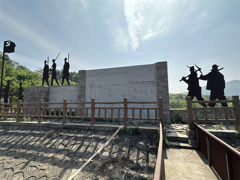 “追尋紅色足跡，擁抱生態(tài)夏意”-夏日?qǐng)F(tuán)建活動(dòng)5