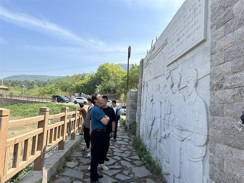 “追尋紅色足跡，擁抱生態(tài)夏意”-夏日?qǐng)F(tuán)建活動(dòng)6